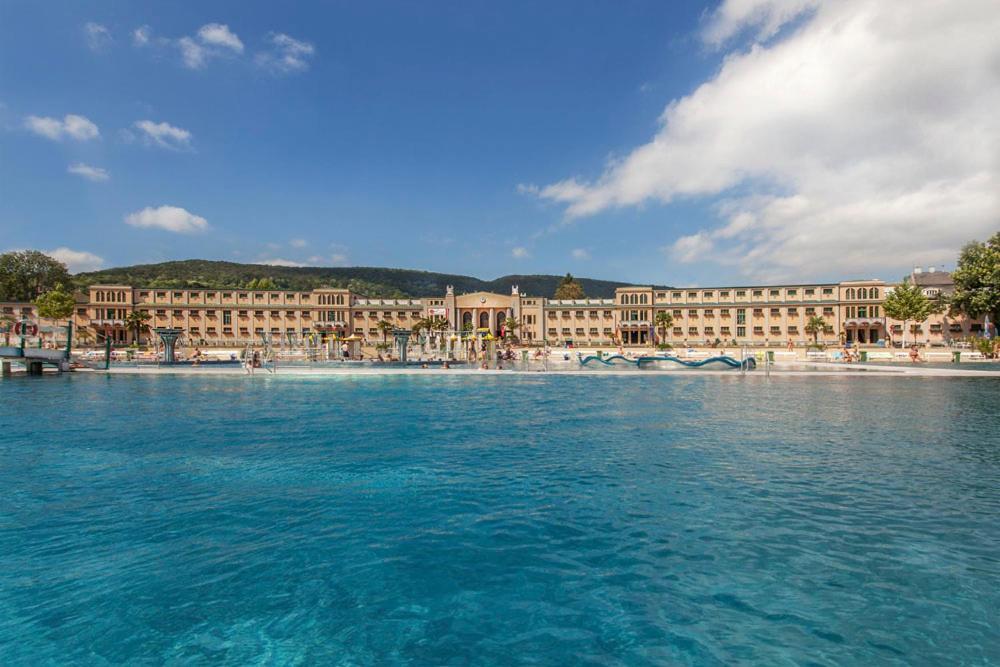 Das Gutenbrunn Thermen & Sporthotel Baden Exterior photo